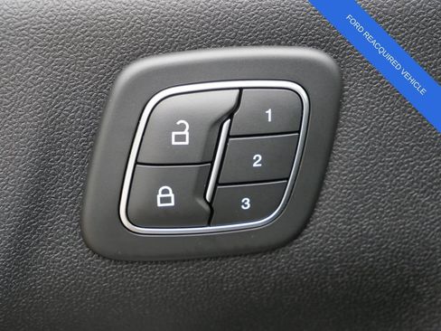 Used 2022 Ford Escape SEL w/ Technology Package FWD image 16