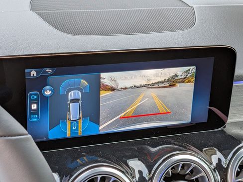 New 2026 Mercedes-Benz GLB 250 image 25