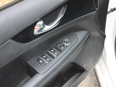 Certified 2023 Kia Forte GT-Line image 18