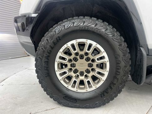 Used 2022 GMC Hummer EV Edition 1 w/ LPO, Illumination Package image 18