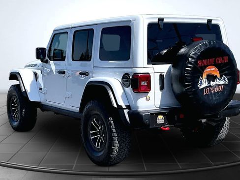 Used 2025 Jeep Wrangler Unlimited Rubicon AWD/4WD image 4