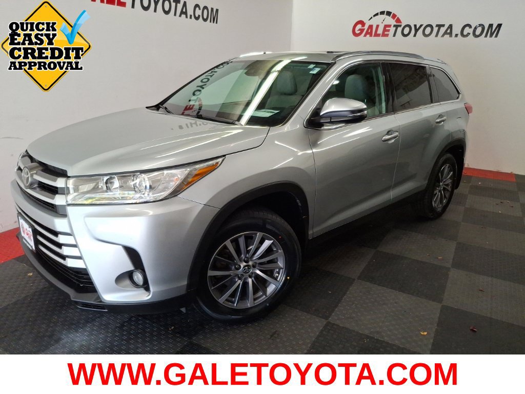 Used 2019 Toyota Highlander XLE AWD/4WD image 1