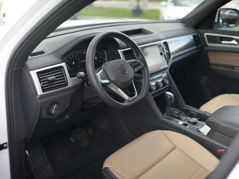 Used 2022 Volkswagen Atlas Cross Sport SE AWD/4WD image 11