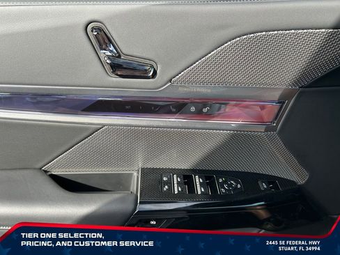 Used 2025 BMW 740i w/ Premium Package RWD image 16