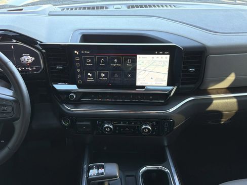 Used 2024 GMC Sierra 1500 SLT w/ SLT Premium Plus Package AWD/4WD image 15