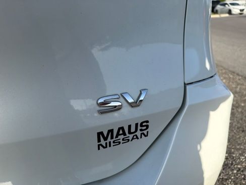 Used 2018 Nissan Rogue SV image 11