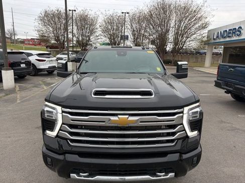 Used 2024 Chevrolet Silverado 3500 High Country w/ High Country Premium Package image 11
