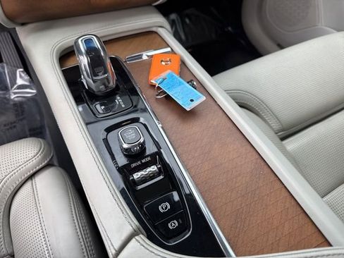 Used 2018 Volvo XC90 T8 Inscription w/ Luxury Package image 30