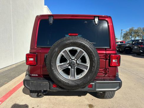 Used 2021 Jeep Wrangler Unlimited Sahara image 7