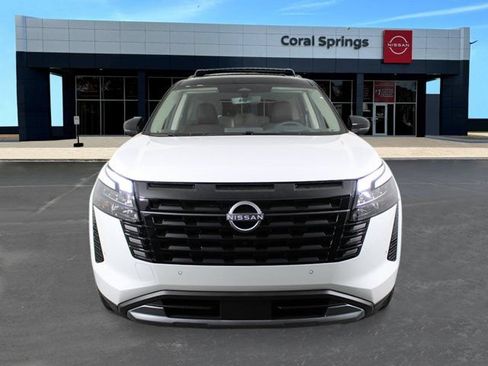 New 2026 Nissan Pathfinder Platinum FWD image 8