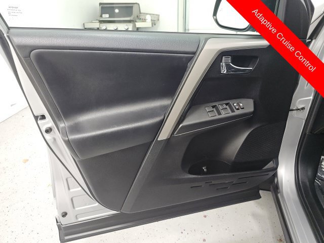 Used 2016 Toyota RAV4 XLE w/ Convenience Package AWD/4WD image 12