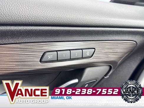 Used 2024 GMC Terrain SLT w/ Elevation Edition FWD image 32
