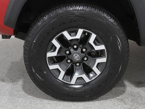 Used 2016 Toyota Tacoma TRD Sport image 20