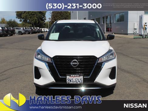 Certified 2025 Nissan Kicks Play S FWD image 4