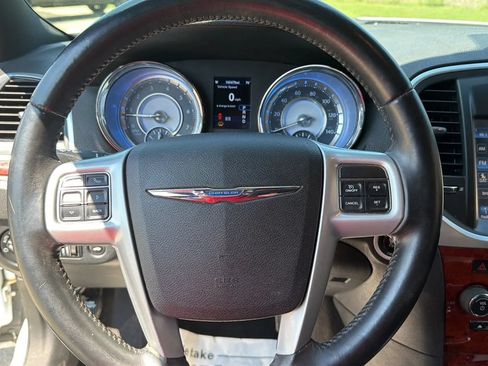 Used 2014 Chrysler 300 AWD w/ Driver Convenience Group image 10