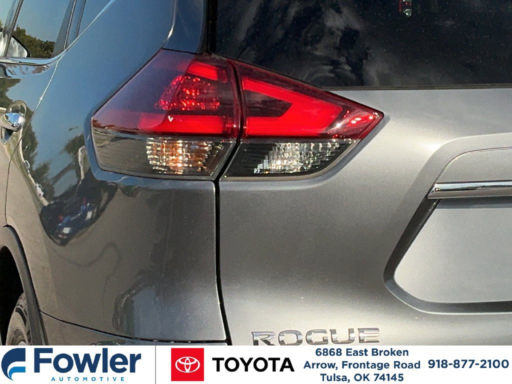 Used 2018 Nissan Rogue SV w/ Premium Package AWD/4WD image 31
