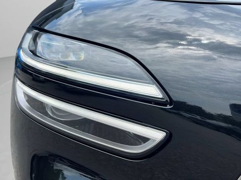 Used 2026 Genesis G70 2.5T RWD image 23