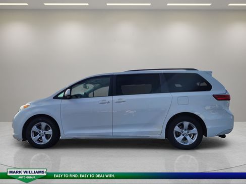 Used 2016 Toyota Sienna LE FWD image 7