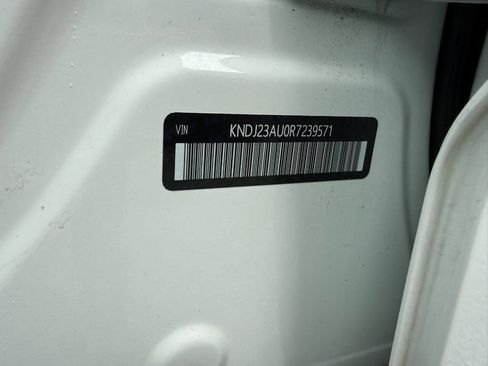 Used 2024 Kia Soul LX w/ Option Group 015 FWD image 23