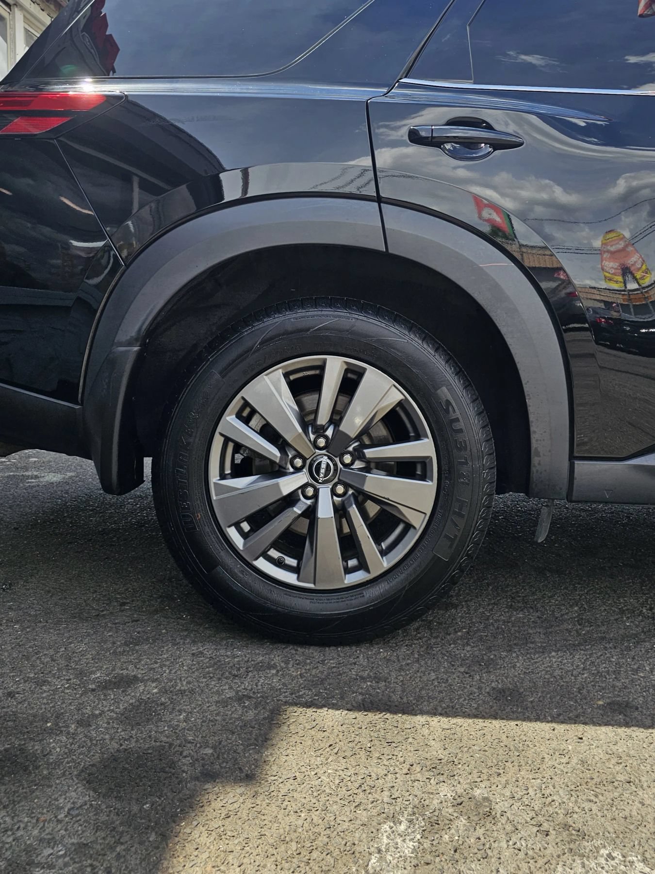 Used 2022 Nissan Pathfinder SV AWD/4WD image 6