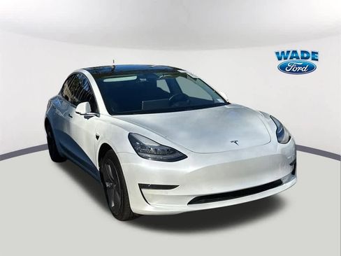 Used 2020 Tesla Model 3 Standard Range image 3