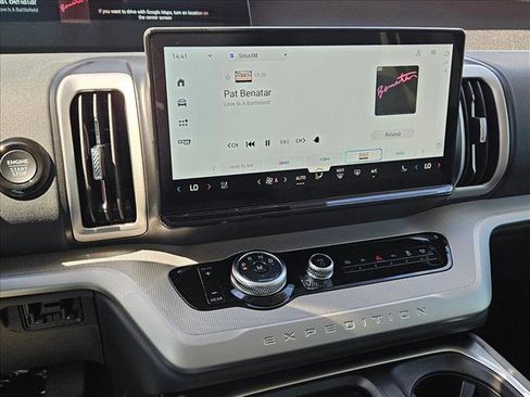 New 2025 Ford Expedition Active image 12