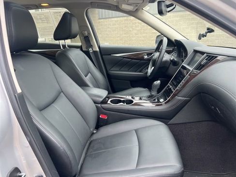 Used 2019 INFINITI Q50 Luxe w/ Essential Package (3.0T Luxe) AWD/4WD image 10