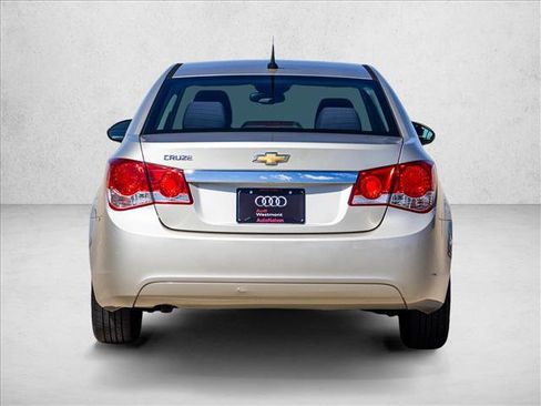 Used 2013 Chevrolet Cruze LS FWD image 6