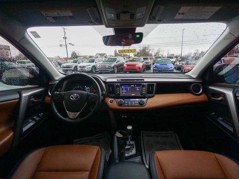 Used 2018 Toyota RAV4 Limited image 14