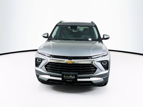 Used 2025 Chevrolet TrailBlazer LT image 2