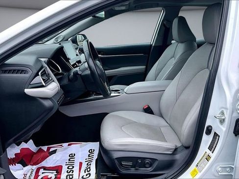 Used 2023 Toyota Camry XLE w/ Navigation Package image 21