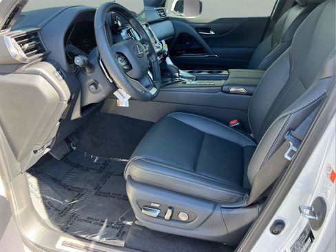 New 2026 Lexus LX 700h Luxury image 10