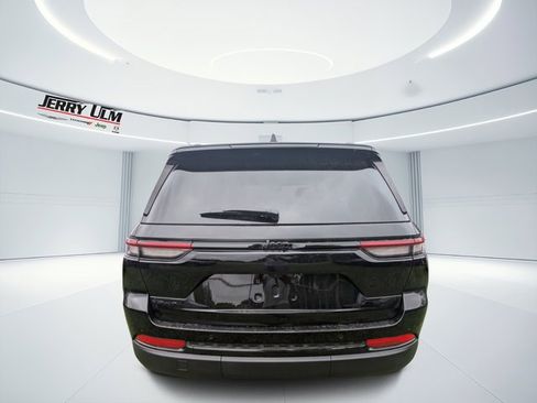 New 2025 Jeep Grand Cherokee Altitude image 4