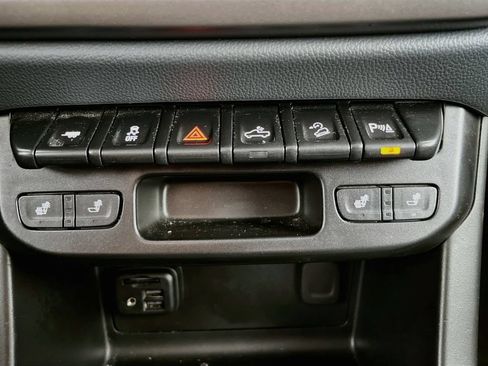 Used 2021 Chevrolet Colorado Z71 w/ LPO, Tonneau and Step Package AWD/4WD image 20