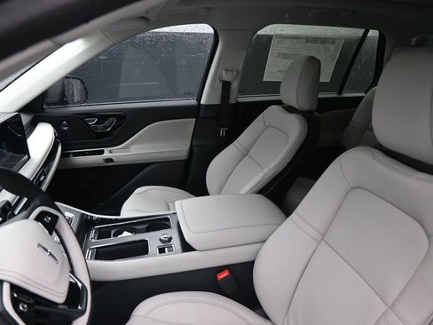 Used 2025 Lincoln Aviator 2WD w/ Equipment Group 101A image 21