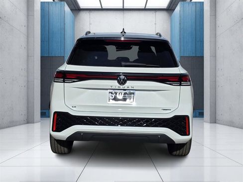New 2026 Volkswagen Tiguan SE R-Line image 30