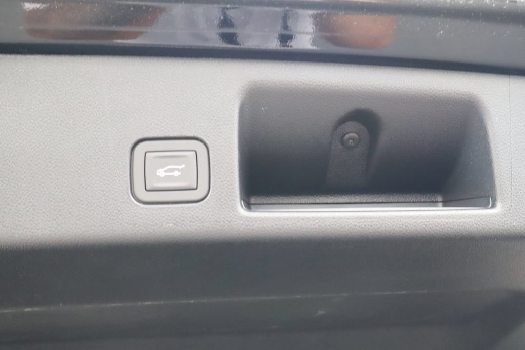 Used 2026 Chevrolet Equinox EV LT FWD image 40