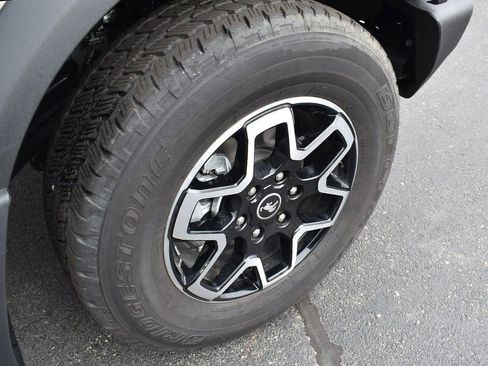 New 2025 Ford Bronco 4-Door image 9