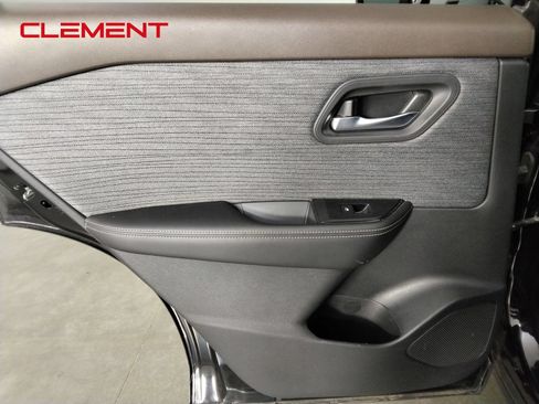 Used 2023 Nissan Rogue SV AWD/4WD image 23