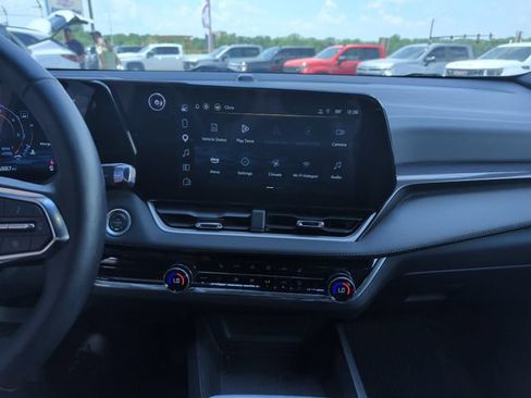 Used 2025 Chevrolet Equinox LT w/ Convenience Package II AWD/4WD image 18