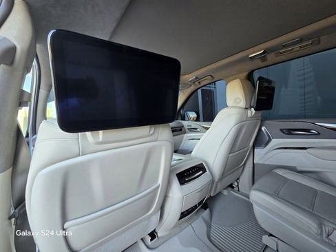 Used 2023 Cadillac Escalade Sport Platinum image 15