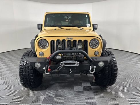 Used 2014 Jeep Wrangler Unlimited Rubicon w/ Max Tow Package image 8