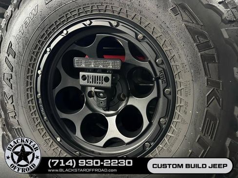 Used 2022 Jeep Wrangler Unlimited Rubicon AWD/4WD image 12