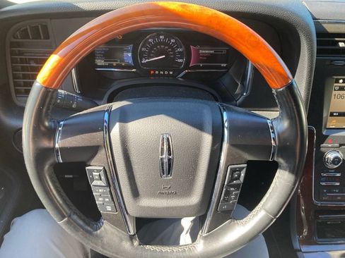 Used 2017 Lincoln Navigator L Select AWD/4WD image 15