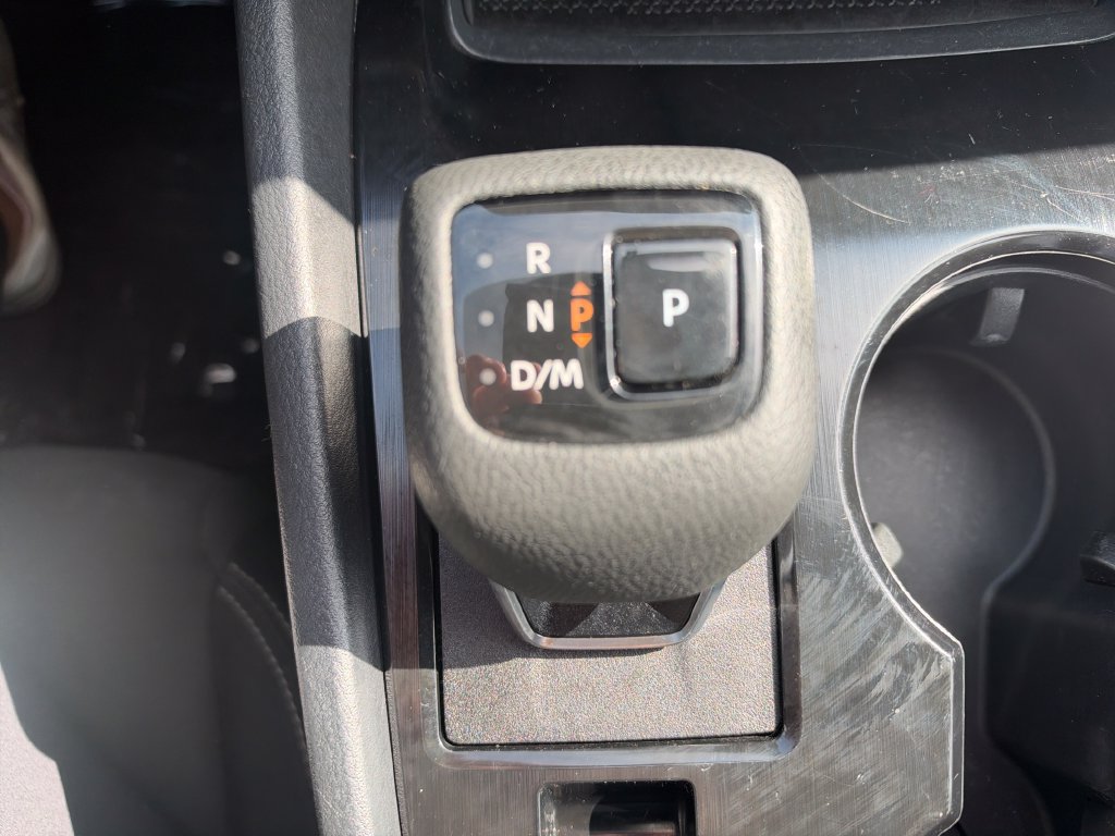 Used 2024 Nissan Rogue S AWD/4WD image 21