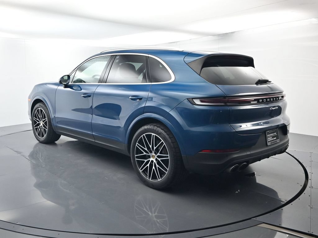 Certified 2024 Porsche Cayenne AWD/4WD image 3
