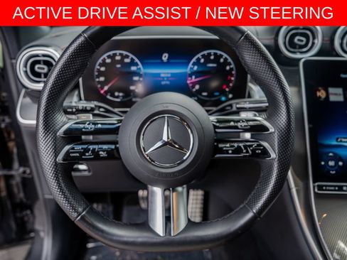 Used 2025 Mercedes-Benz GLC 300 4MATIC image 5