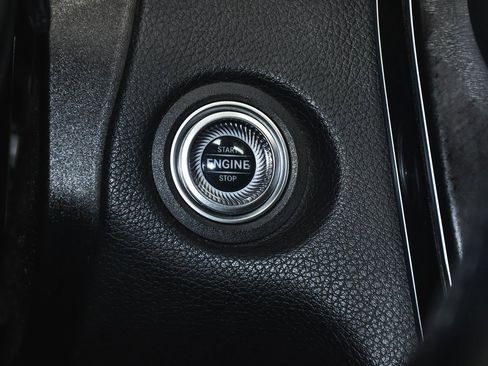 Used 2019 Mercedes-Benz C 300 Sedan image 31