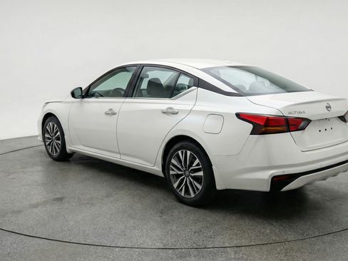 Used 2025 Nissan Altima 2.5 SV image 6