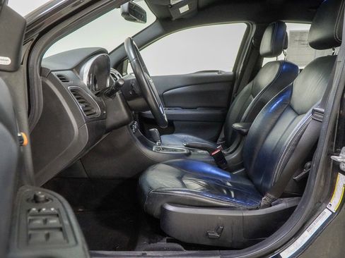 Used 2013 Chrysler 200 Limited image 17